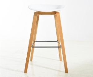 Elevating Bar Spaces with Exquisite Bar Stools